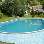 Townhouse In With Private Pool Bechyně