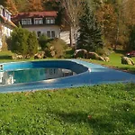 Townhouse In With Private Pool * Bechyně