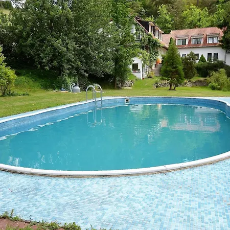 Townhouse In With Private Pool Bechyně