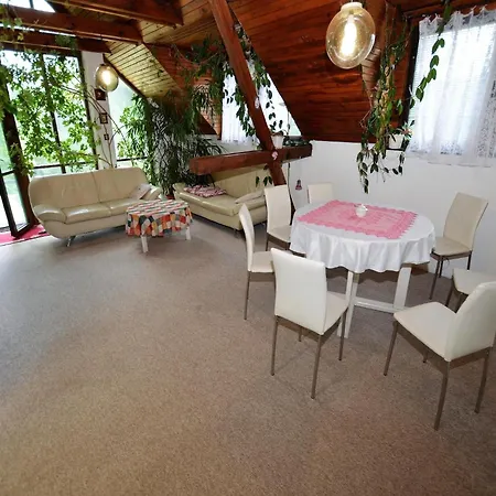 Townhouse In Bechyn With Private Pool *