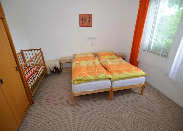 Townhouse In Bechyn With Private Pool וילה