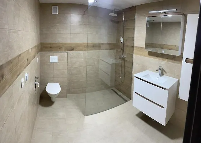 Townhouse In Bechyn With Private Pool וילה *
